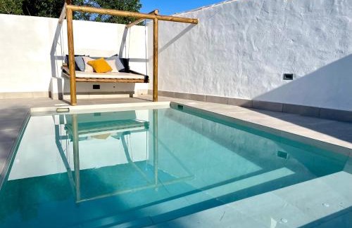 Chiclana de la Frontera Ski Chalet | Enjoy Comfort at Minichalet El Molino 1 - Pet Friendly Retreat