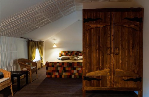 Cherepovets Hotel | Discover Minihotel Monarkh: Guest Rated 9/10 with Pool & Spa