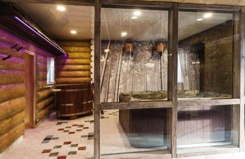 Cherepovets Hotel | Discover Minihotel Monarkh: Guest Rated 9/10 with Pool & Spa