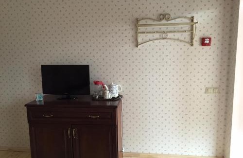Transcarpathia Hotel | Guest Rated: Minihotel Zolotoe Runo with Hot Tub & Kitchen