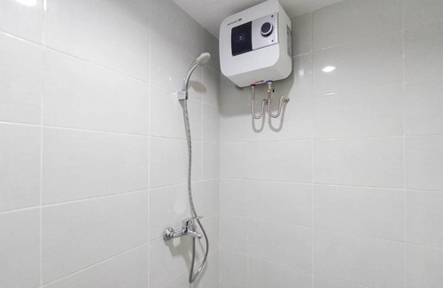Semarang Apartment | Cozy Studio with Breakfast and Kitchen at Amartha View