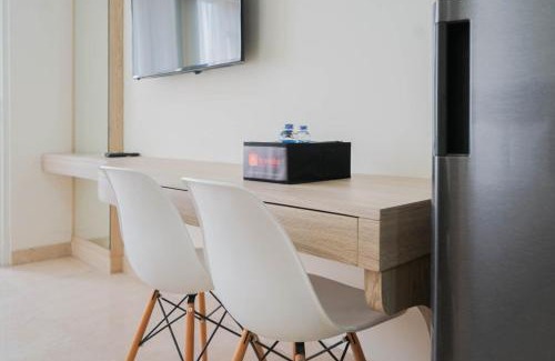 Cikini Apartment | Inviting Studio Apartment at Menteng Park with Pool Access
