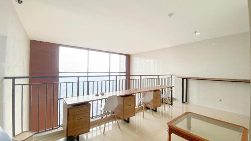Pondokcina Apartment | Cozy Studio Retreat at Evenciio Margonda Apartment