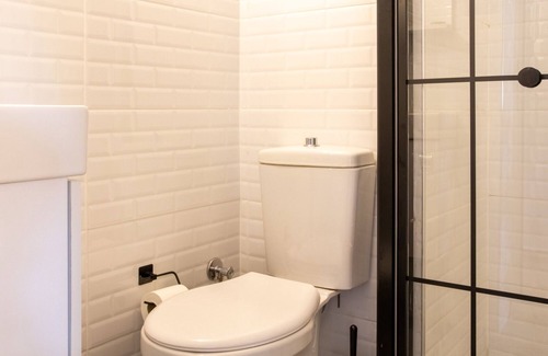 Urla Apartment | Modern Rooftop Flat with Terrace in Izmir for Families