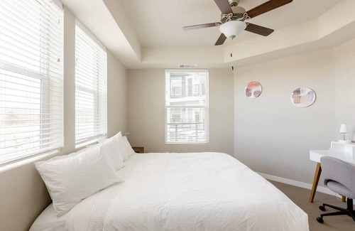 Sparks Apartment | Minimalist Apt w/ Private Balcony, Gym, Sky Lounge