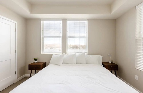 Sparks Apartment | Minimalist Apt w/ Private Balcony, Gym, Sky Lounge