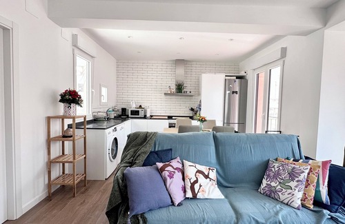Castello de la Plana Apartment | Serene Retreat: Ideal for Couples and Small Families