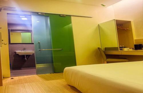 Taman Desa Jaya Hotel | Stylish Minimalist Hotel with Child-Friendly Amenities