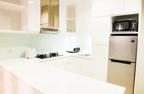 Pancoran Apartment | Modern 2BR L'avenue Apartment with Pool near Tebet