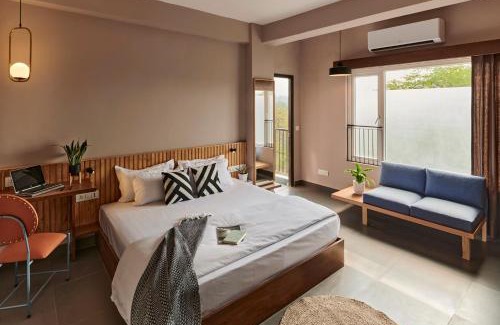 Hauz Khas Village Hotel | Modern Poshtel & Suites: Pet-Friendly Comfort Awaits