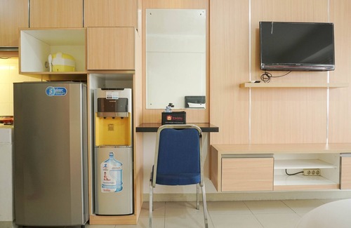 Depok Condo | Modern Park View Studio with Pool Near Shopping Center