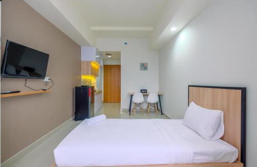 Pondokcina Apartment | Modern Studio Room at Evenciio Margonda with Pool Access