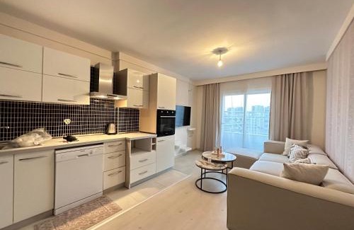 Yenisehir Apartment | Scenic Minimalist Retreat with Top Guest Ratings