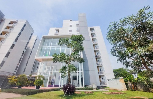 Tangerang Apartment | Cozy Minimalistic Studio Apartment at Aeropolis Residence