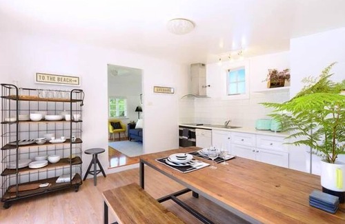 Hyams Beach Cottage | Experience Minke Historic Whalers Cottage at Hyams Beach