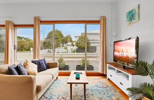 Minnamurra House | Relax at Minnamurra Retreat: Pet & Child Friendly Escape