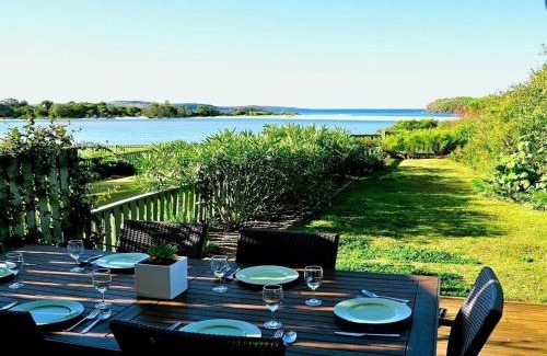 Minnamurra House | Riverfront Retreat: Minnamurra Villa with Ocean Views