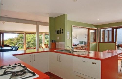Minnamurra House | Riverfront Retreat: Minnamurra Villa with Ocean Views