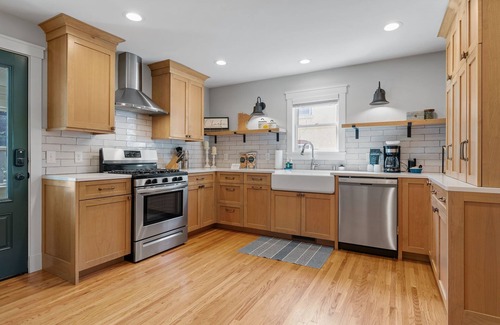 Chaska House | Enchanting MINNeSTAY Chaska near Paisley Park Awaits