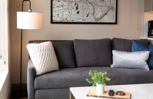 Warehouse District Apartment | Explore Minnestay Sable 82 Alcove in the Heart of North Loop