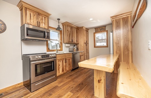 Minocqua House | Minocqua Getaway: Newly Renovated with Pool & Spa Access