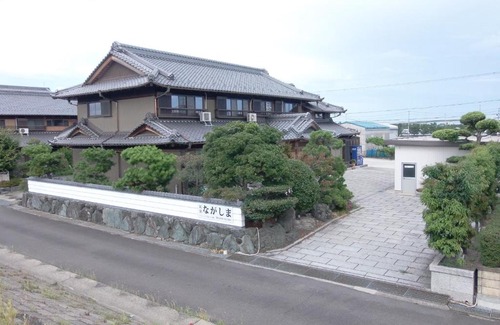 Nagashimacho Matsukage House | Inviting Minpaku Nagashima Room: Family-Friendly Retreat