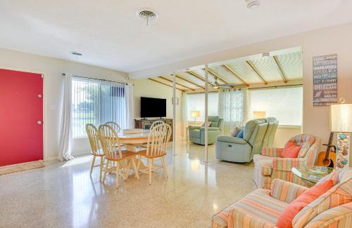 Bradenton House | Mins from Anna Maria Island Bright Home with Pool!