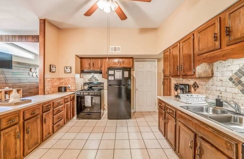 Whitehaven House | Convenient Whitehaven Hideaway Near Graceland & Airport
