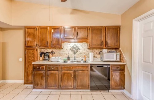 Whitehaven House | Convenient Whitehaven Hideaway Near Graceland & Airport