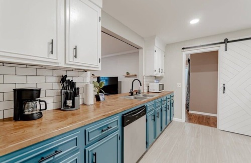 Irmo House | Conveniently Located Near Lake Murray - The Settle-Inn
