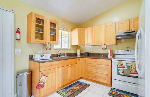 Fort Pierce House | Pet-Friendly Retreat in Fort Pierce: Steps to Downtown Fun!