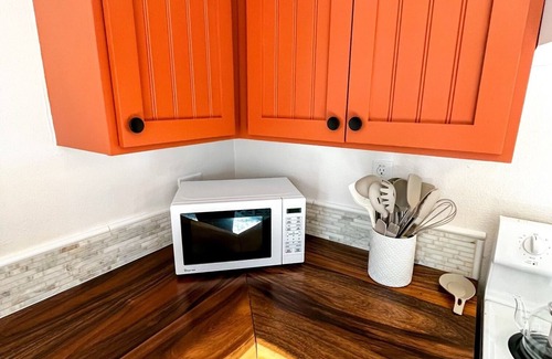 West University Apartment | Convenient Hotel Near UA with Spa and Breakfast Options