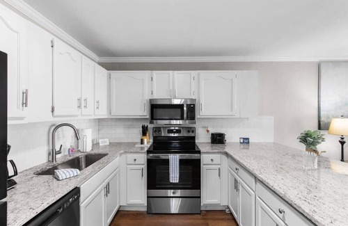 Birmingham House | Mins to Uptown, Downtown, Airport, and Dining!