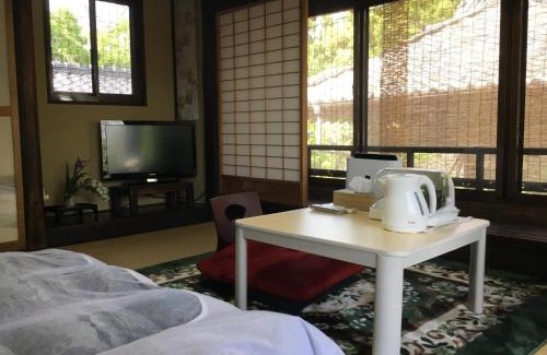 Nishi Ward House | Cozy Minshuku Hiroshimaya: Breakfast & Kitchen Amenities