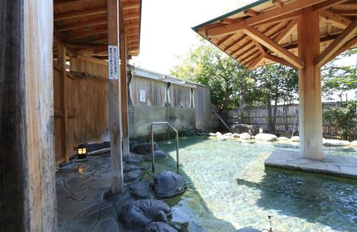 Yudanaka Shibu Onsen Hotel | Relaxing Retreat at Minshuku Miyama with Spa & Hot Tub