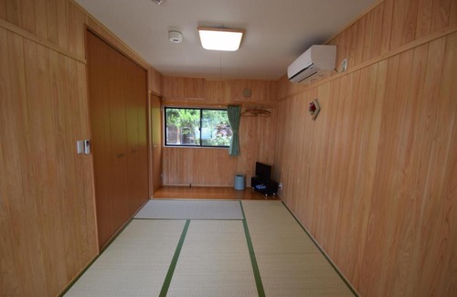 Nishidomari House | Family-Friendly Minshuku Nishidomari with Kitchen Amenities