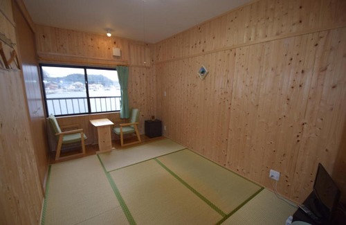 Nishidomari House | Family-Friendly Minshuku Nishidomari with Kitchen Amenities