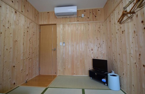 Nishidomari House | Family-Friendly Minshuku Nishidomari with Kitchen Amenities