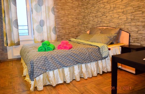 Oktyabrsky District Apartment | Comfortable Minsk 1 Apartments Albatross with Hot Tub