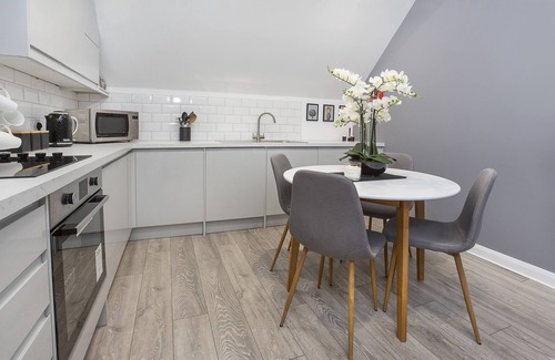 York Apartment | Premier Comfort at Minster's Reach Apartment 4 - Top Rated!