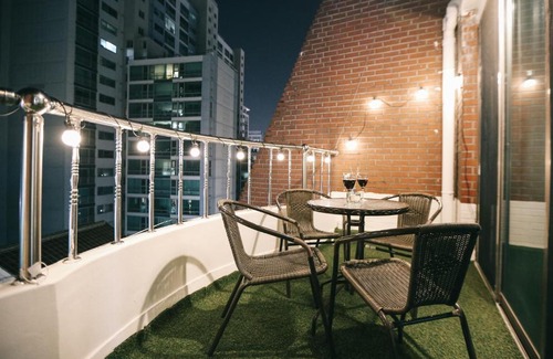 Seogyo-dong Apartment | Discover Mint House: Highly Rated & Family-Friendly Stay