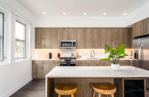 Menlo Park Apartment | Relax at Locale Menlo Park: Pool, Ocean Views & Hot Tub
