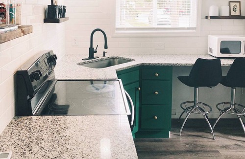 Northside District Apartment | Mint Julep - Studio Apartment in Downtown Lexington