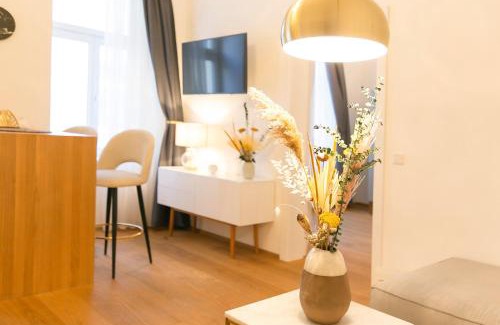 Mariahilf Apartment | Premium Stay at Mint@Naschmarkt Apartments - 4 Star Rating