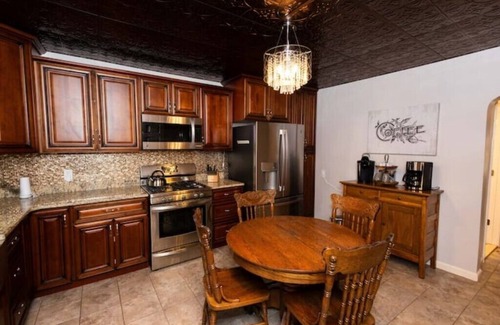 Roseville House | Convenient Getaway Near Lake St. Clair with Boat Parking