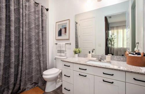 Castleberry Hill Apartment | Minutes Away From Mercedes Benz Stadium,GWCC &World Cup