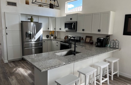 Peoria House | Convenient Stay Near Arrowhead and Westgate with Breakfast