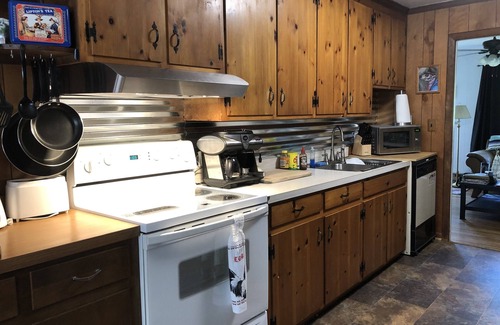 Williamsburg House | Convenient Location Near Busch Gardens and Colonial Williamsburg