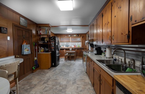 Williamsburg House | Convenient Location Near Busch Gardens and Colonial Williamsburg