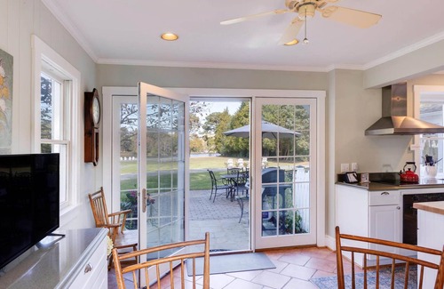 St. Michaels House | Ideal Retreat near Downtown St. Michael's with Game Room